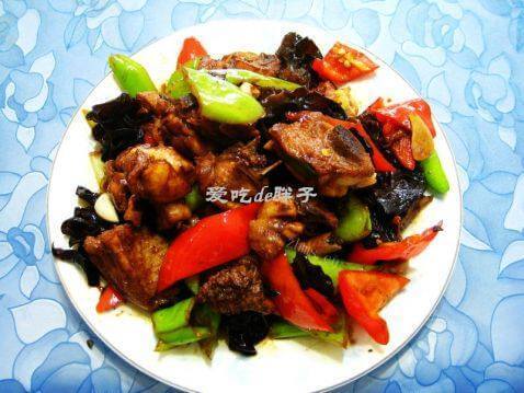 美味的辣子鸡腿做法图解6)