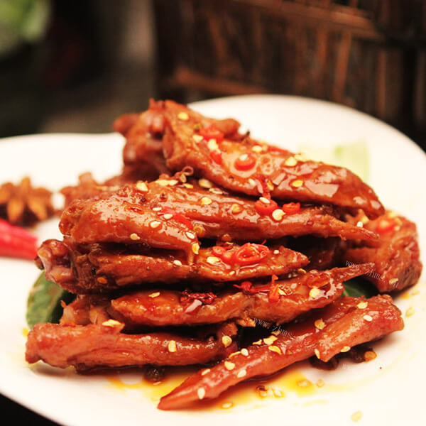 简单的麻辣鸡翅尖的做法