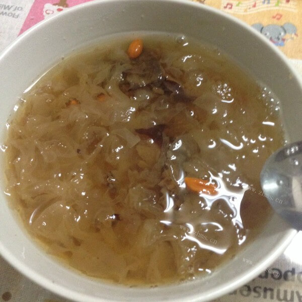 美味炖银耳汤