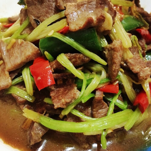 家常芹菜牛肉的做法