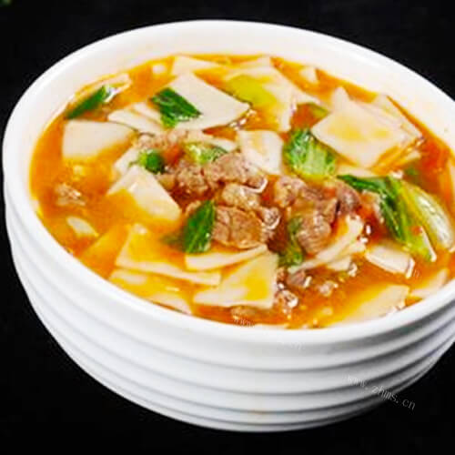 诱人的羊肉面片 