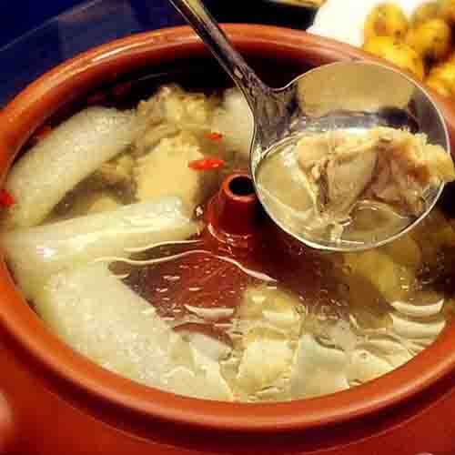 美味云南气锅鸡