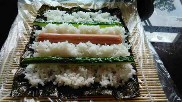 美味的花型寿司 做法图解5)