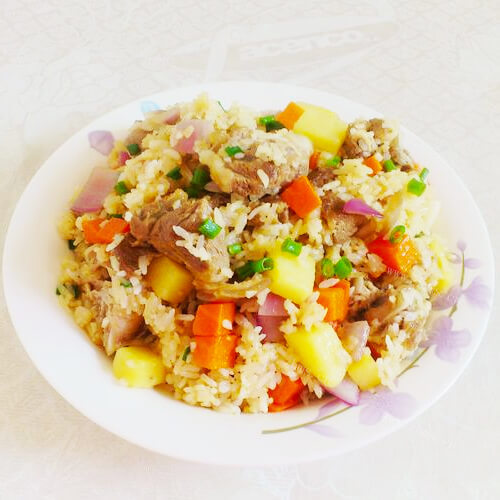 美味的羊肉手抓饭