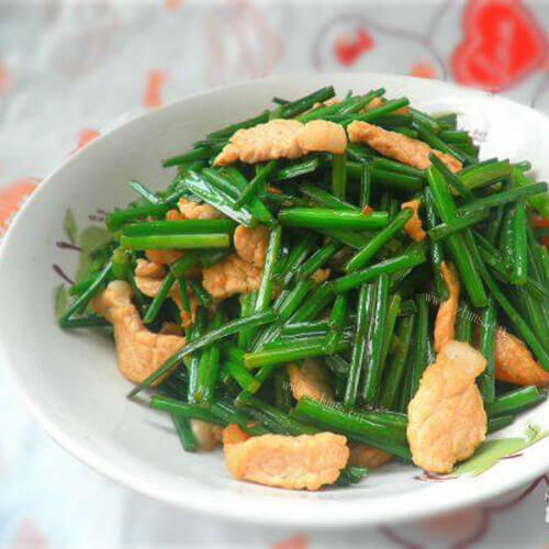 美味的韭菜苔炒肉