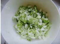 浓浓葱香味的烫面葱饼做法图解2)