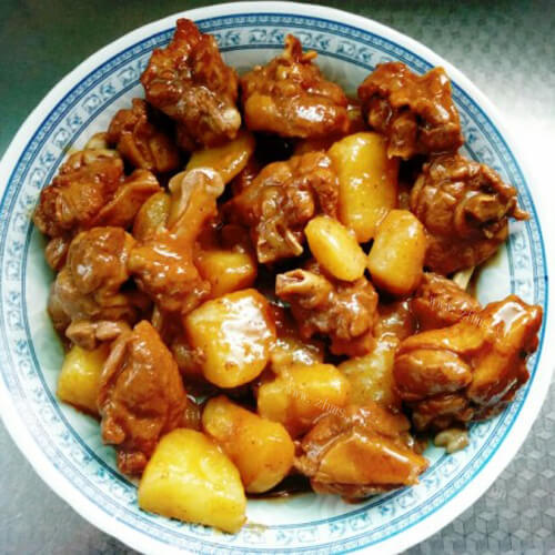简单的土豆烧鸭腿的做法 