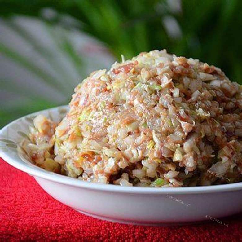 好吃的猪肉酸菜饺子馅的做法