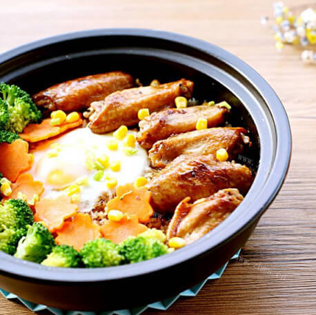 美味的鸡翅煲仔饭 