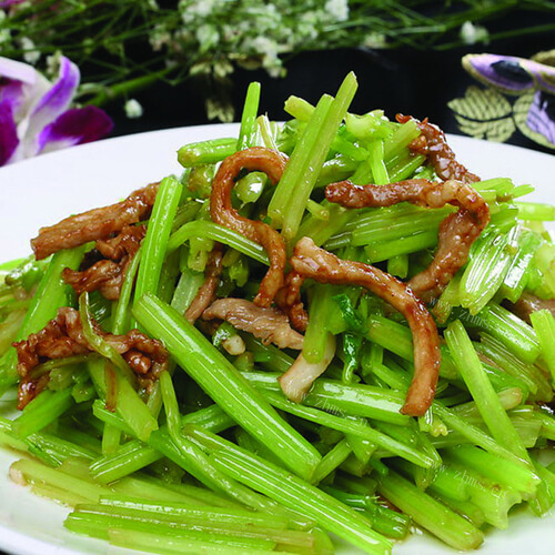 美味的芹菜炒羊肉的做法