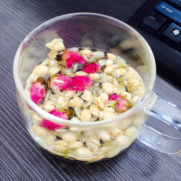 香喷喷的玫瑰茉莉花茶
