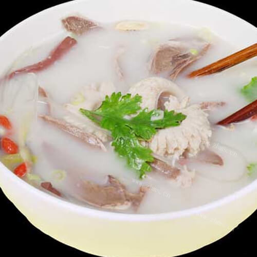 秘制羊肉炖萝卜汤 