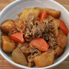 家常菜土豆焖猪肉的做法