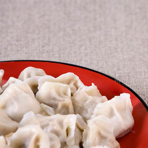 可口的虾仁鸡蛋韭菜饺子