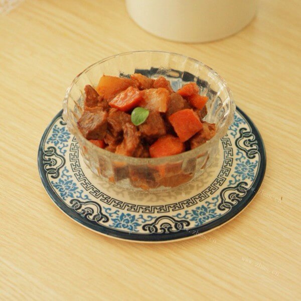 美味的牛肉焖萝卜