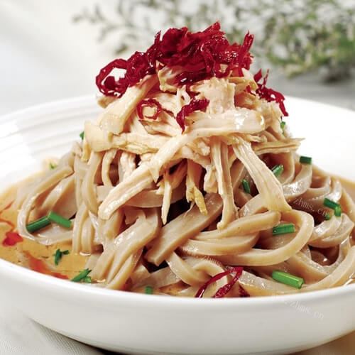 麻辣鸡丝荞面