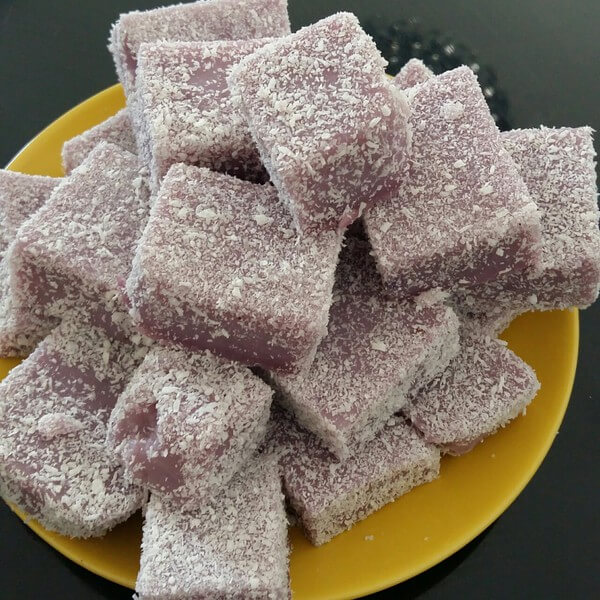 美味的紫薯糯米凉糕