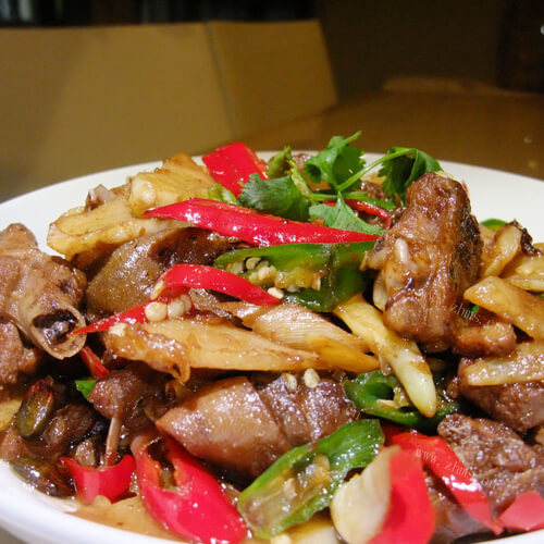 家常鸭肉炒青椒