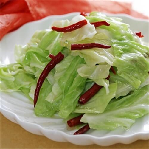 可口的炒甘蓝菜