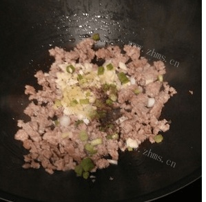 吃不厌带着辣味的茄子豆角面的做法做法图解2)