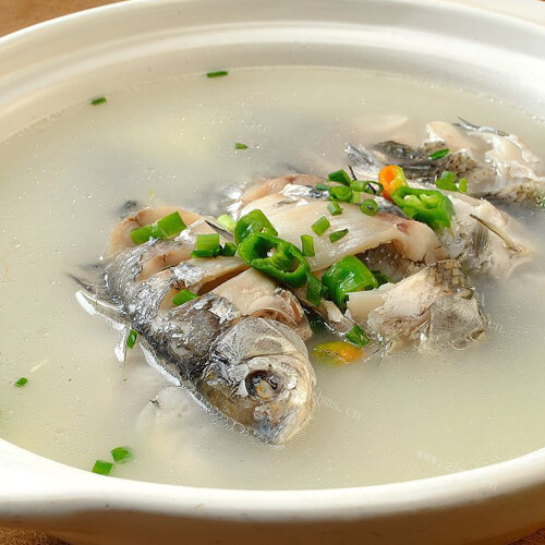 美味的豆腐鲫鱼汤