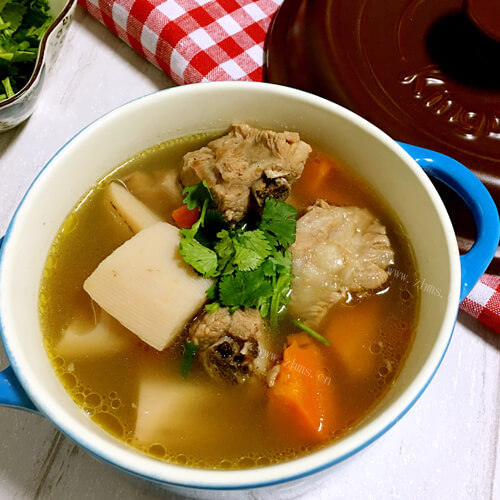美味的猪肉排骨汤的做法