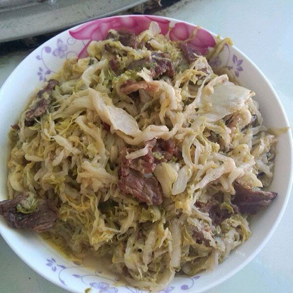 可口的酸菜羊肉