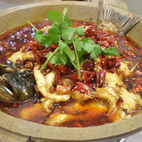 美味石锅焖鱼