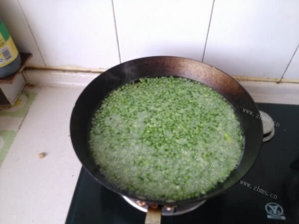 蒜苔馅饺子做法图解3)