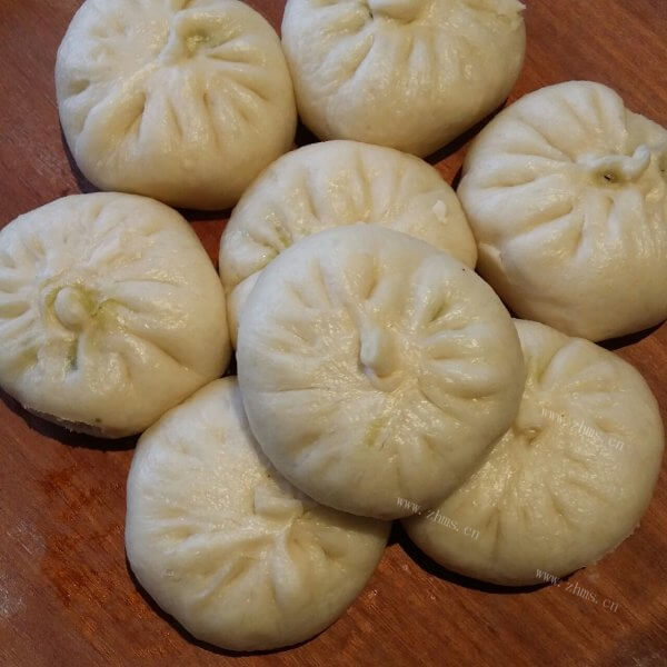 美味韭菜鸡蛋肉馅包子