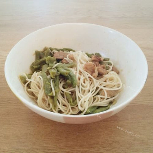 美味的豆角拌面