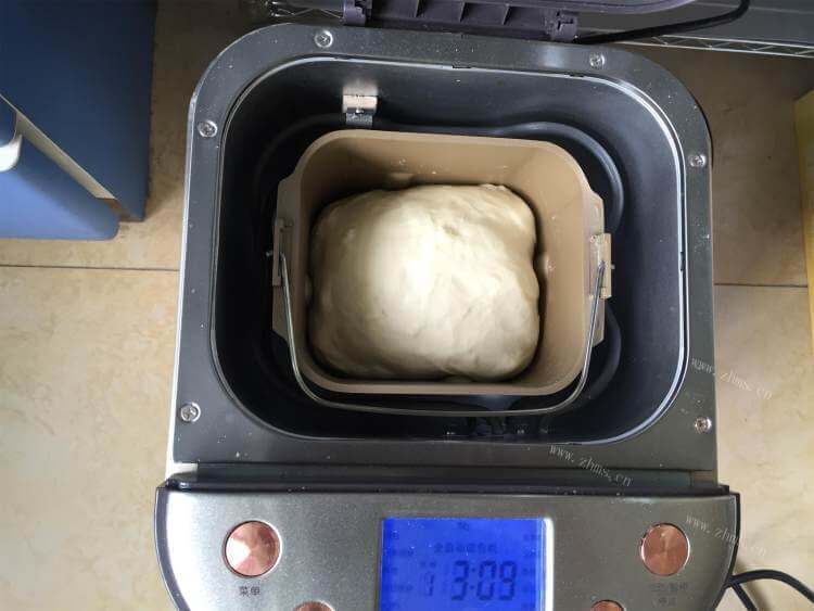 好吃的椰香花型面包做法图解3)
