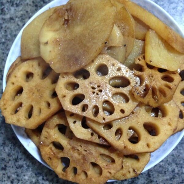美味的香辣卤藕