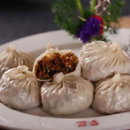 美味的韭菜豆腐鸡蛋包子