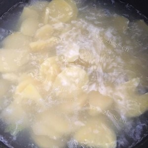 好吃的椒盐焗土豆做法图解3)