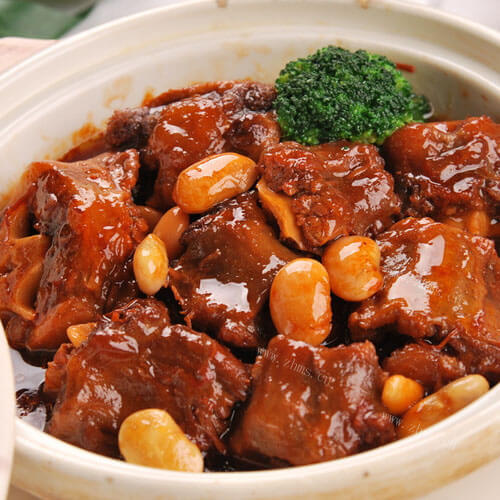 家常萝卜焖排骨 