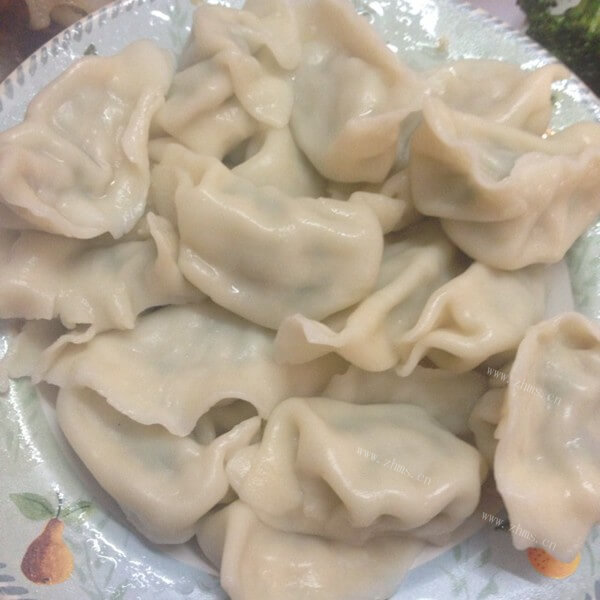 美味的牛肉韭菜饺子