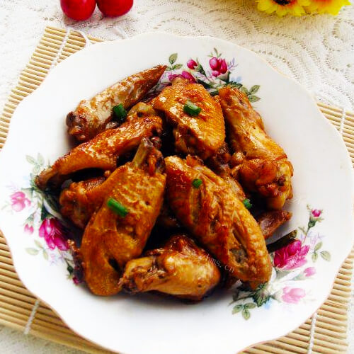 美味的酱鸡翅