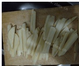 简单美味的土豆烧豇豆做法图解2)