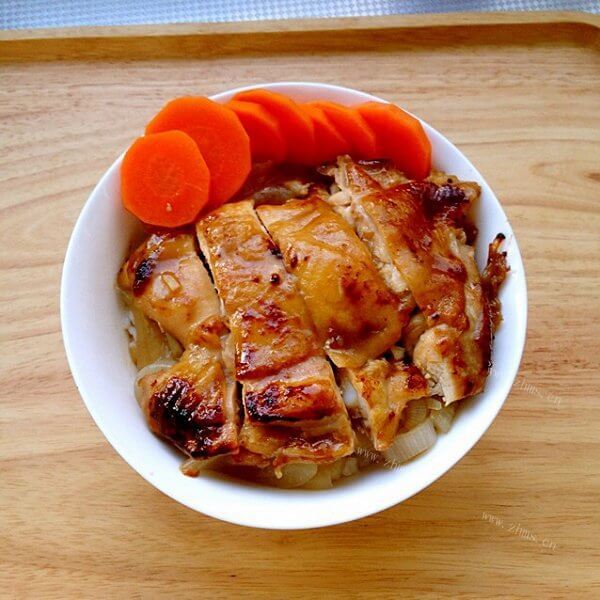 美味的酸辣鸡肉