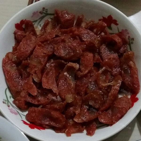 美味的蒸腊肠
