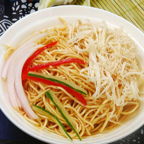 美味鸡丝面条