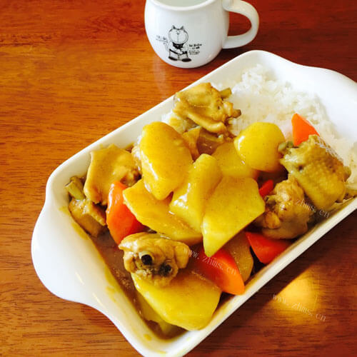 美味的土豆焖鸡翅