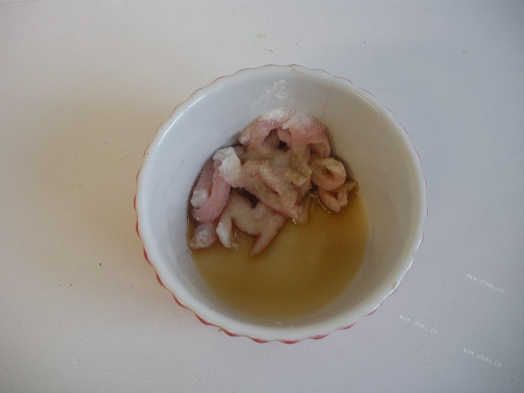 美味的电饭煲做皮蛋瘦肉粥做法图解3)