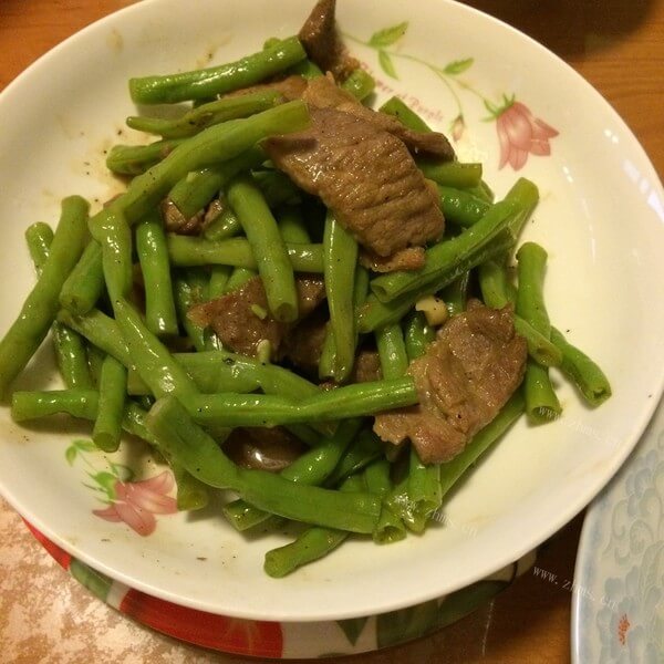 美味的猪肉焖豆角