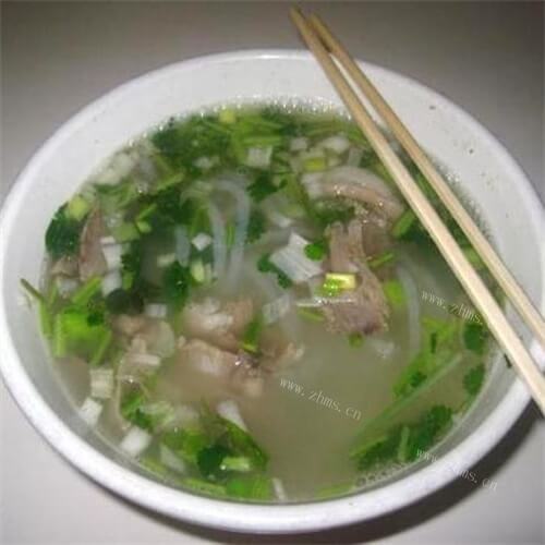 浓香的羊肉清汤
