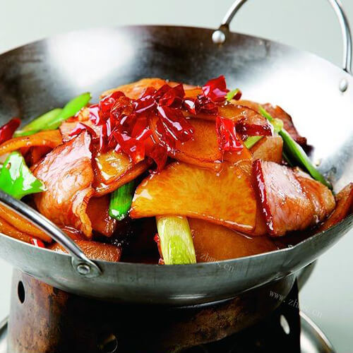 美味的鸡腿炒土豆