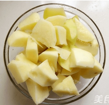 浓香四溢的土豆炖肉的做法做法图解1)