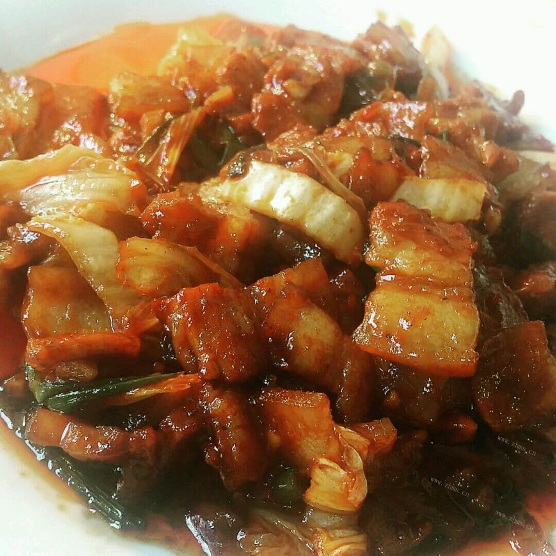 香喷喷的猪肉炒大葱的做法