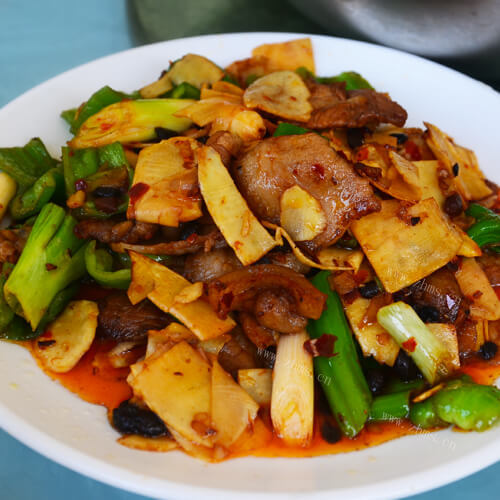 美味的鲜笋炒腊肉